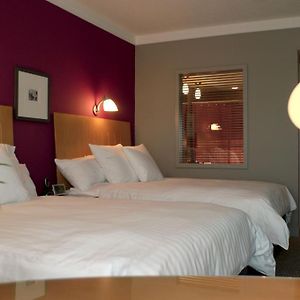 Queen Room Two Queen Beds